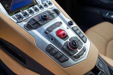 Lamborghini Aventador LP 700-4, Mittelkonsole