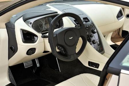 Aston Martin Vanquish, Cockpit, Lenkrad