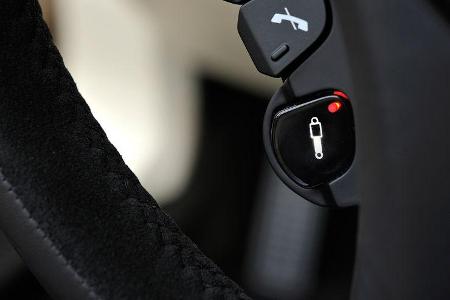 Aston Martin Vanquish, Lenkradschalter