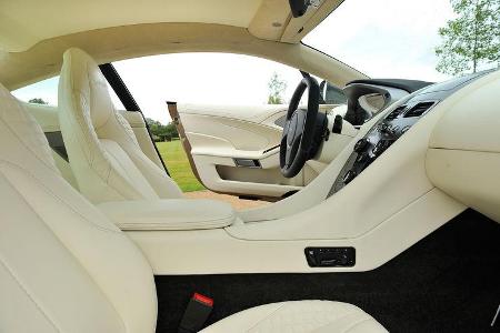 Aston Martin Vanquish, Cockpit, Mittelkonsole