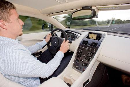 Aston Martin Vanquish, Cockpit, Lenkrad