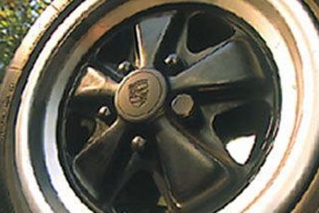 Die geschmiedeten Fuchs-Leichtmetallräder sind eine Institution.