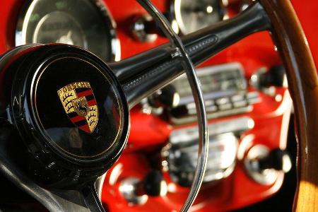 Sportlich funktional der Innenraum des Porsche.