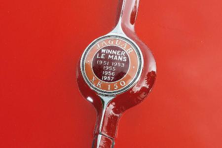 Jaguar XK 150 S OTS, Khlerfigur