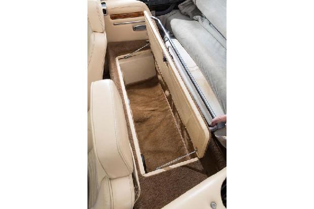 Jaguar XJ-S V12 Convertible, Ablagefach