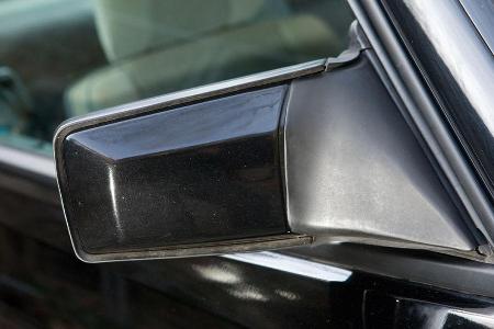 Auenspiegel eines Mercedes-Benz 500 SEC-AMG, Baujahr 1982