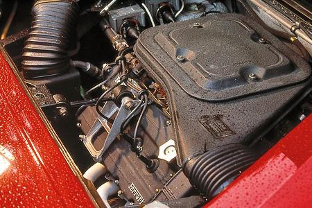 Ferrari 308 GT4, Motor