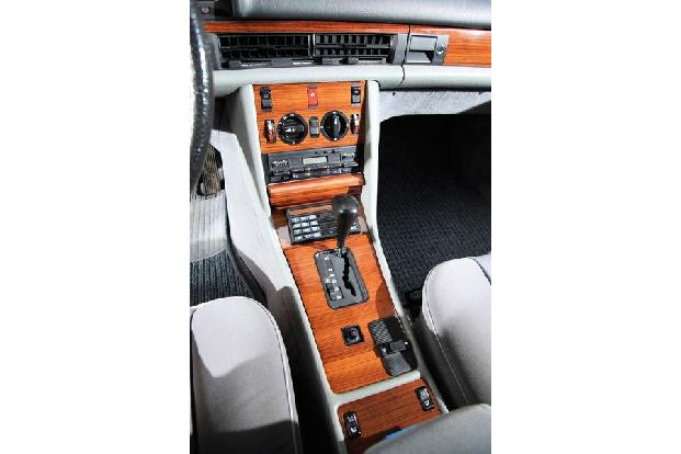 Mercedes-Benz 300 SE, Mittelkonsole