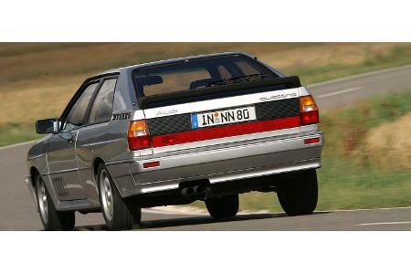 Das konnten auch die Kotflügelverbreiterungen, Hartgummi-Heckflügel, Leichtmetallräder und fette Audi-Ringe an den beiden Tü...