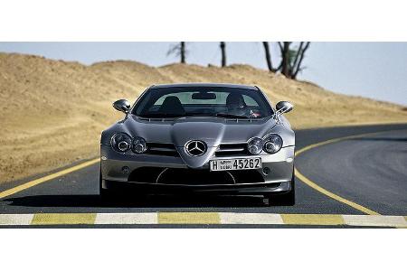 Eine Tieferlegung um zehn Millimeter bei gleichzeitiger Straffung der Feder- und Stoßdämpferkennlinien soll der Fahrdynamik ...