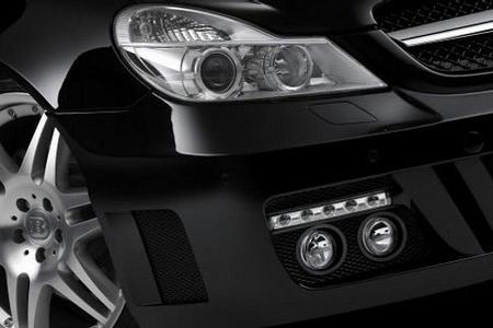 Die neue Frontschürze trägt Zusatzscheinwerfer und Tagfahrleuchten.