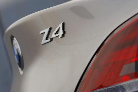 Der Stauraum im rückwärtigen Gepäckabteil hängt konzeptionsbedingt naheliegenderweise davon ab, ob die Animation der Roadste...