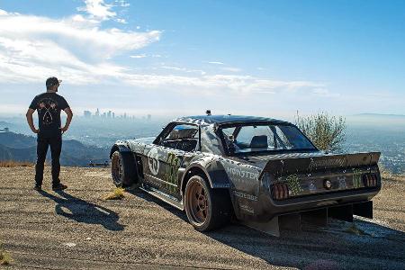 ... 6,7 Liter Hubraum und knapp 1.000 Nm Drehmoment.