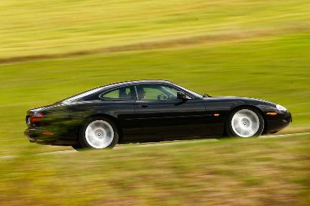 Jaguar XK8, Seitenansicht