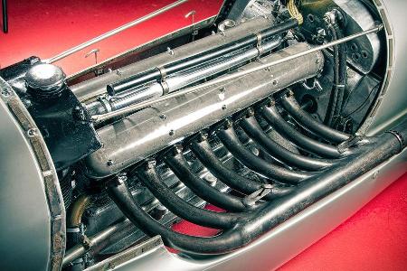 Mercedes-Benz W25, Silberpfeil, Motor, Reihenachtzylinder