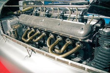 Mercedes-Benz W25, Silberpfeil, Motor, Reihenachtzylinder