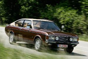 1974 verlor das Granda Coupé den Hüftschwung. Das beige Vinyldach gab es nur für die Schweiz, der Chromgrill ist vom Vorgäng...