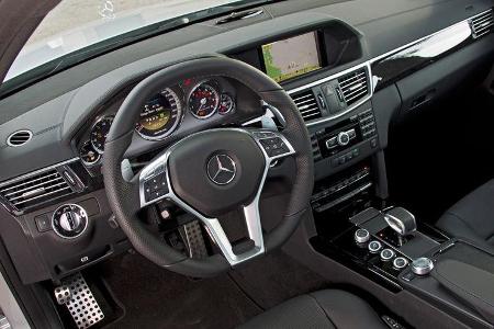 Mercedes E 63 AMG, Lenkrad, Cockpit