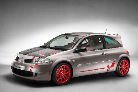 Die Sitzschalen bestehen wie die Motorhaube aus Carbon.