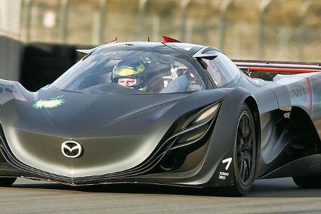 Wellendesign an der front.