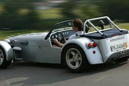 Unter der Haube des an Front und Kotflügeln facegelifteten ...