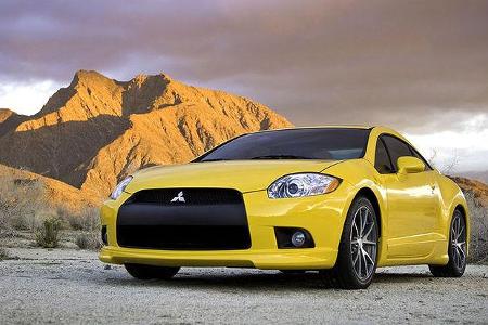 Den Eclipse GT feuert ein 3.8-Liter-V6-Motor mit 269 PS an.