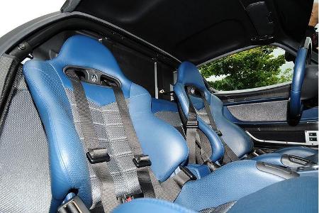 Das Operationsgebiet im Maserati. Perfekt geschnittene Sportsitze im sportlichen Ambiente.