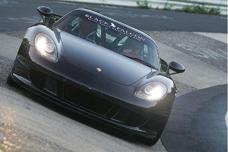 Der Porsche Carrera GT (612 PS) war nur auf dem Papier unterlegen.