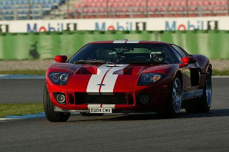 Erneut zeigt sich der Ford GT in der Top 10. Glatte 330 km/h sind in diesem Rennwagen für die Straße möglich.