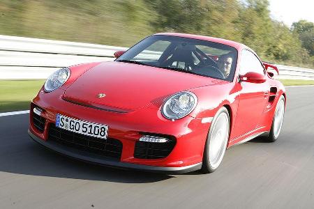 Die Königsdisziplin in jedem Supertest: Eine Runde auf der legendären Nordschleife. Hier trägt der Porsche 911 GT2 die Krone...