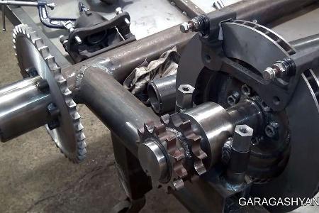 Inzwischen ist aus dem Prototyp ein in Serie gefertigtes Amphibienfahrzeug entstanden.