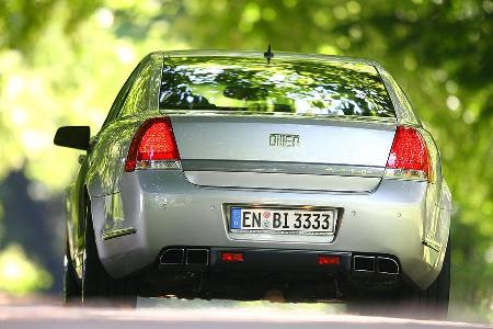 ... meldet sich der Kleinserienhersteller Bitter mit einer neuen Limousine zurück.