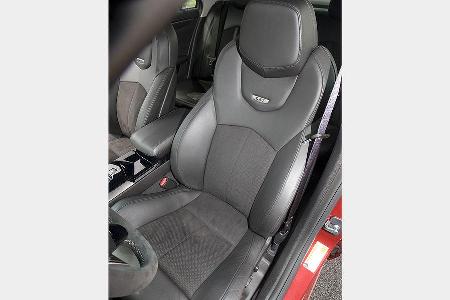 ... während die absolut perfekten Recaro-Sitze zum Serienumfang gehören ...