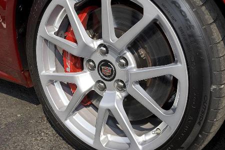 ... die entkoppelten Bremsscheiben der bissigen Bremsanlage kosten wiederum Aufpreis.