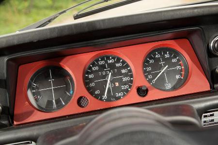 BMW 2002 turbo, Rundinstrumente