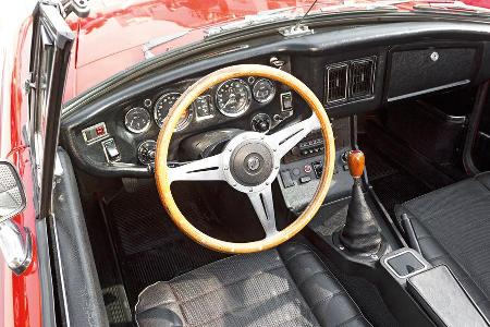 MGB, Cockpit