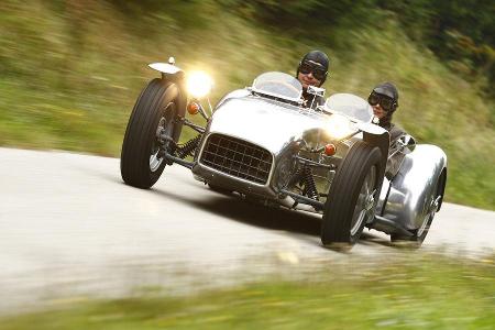 Lotus Seven S1, Front