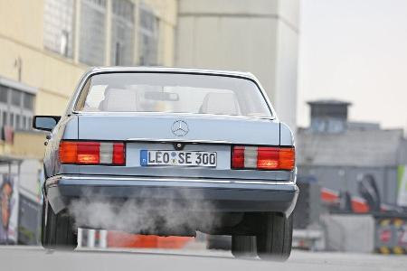 Mercedes 420 SE, Heckansicht, Heckleuchte