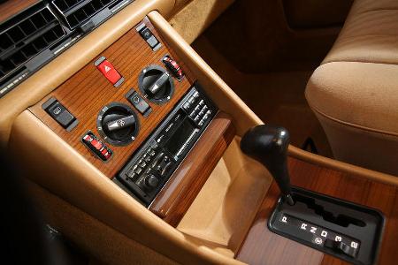 Mercedes 420 SE, Mittelkonsole