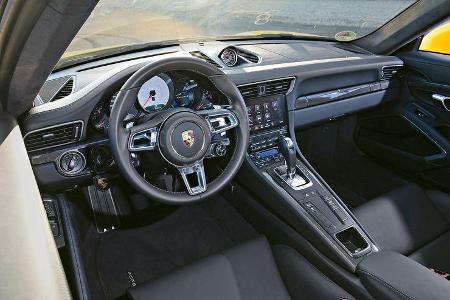 Porsche 911 Carrera S, Cockpit