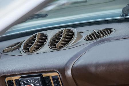 Peugeot 504 TI Coup, Luftausstrmer