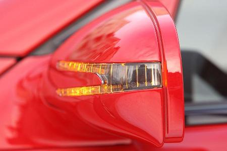 Neu geformte Blinker in den Außenspiegeln.