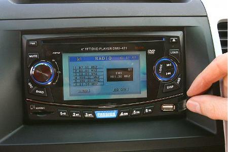 Praktisch: Anschlussmöglichkeiten für Speichermedien.