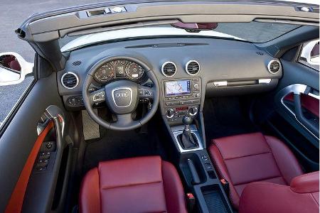 Ein prächtigeres Cockpit ist in der Mittelklasse kaum zu finden.