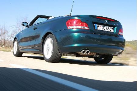 Zudem verzichtet beim 1er Cabrio auf einen korpulenten Rucksack-Hintern