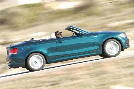 Das Stoffverdeck von Karmann öffnet ...