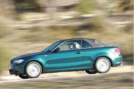 ... und schließt serienmäßig auf Knopfdruck bis Tempo 50.