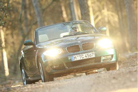 Bei nur rund 120 Kilogramm Mehrgewicht gegenüber dem Coupé-Pendant ...