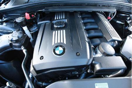 Spontan, klangvoll, seidig: Dreiliter-Sechszylinder mit Valvetronic.