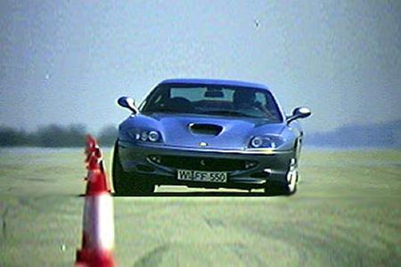 Von dem Ferrari 550 Maranello liefen zwischen 1996 und 2001 rund 3.600 Exemplare vom Band.